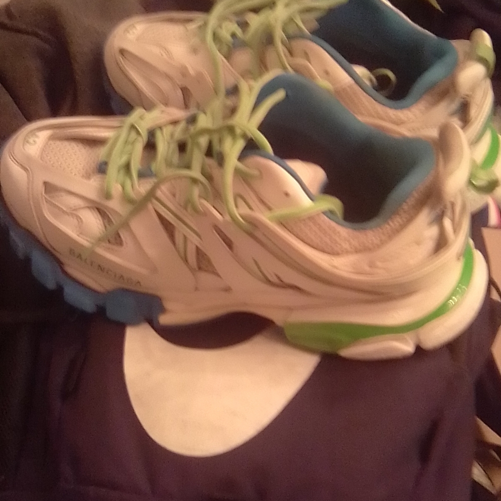 Balenciaga White and Lime Green Chunky Sneakers - Picture 4 of 4